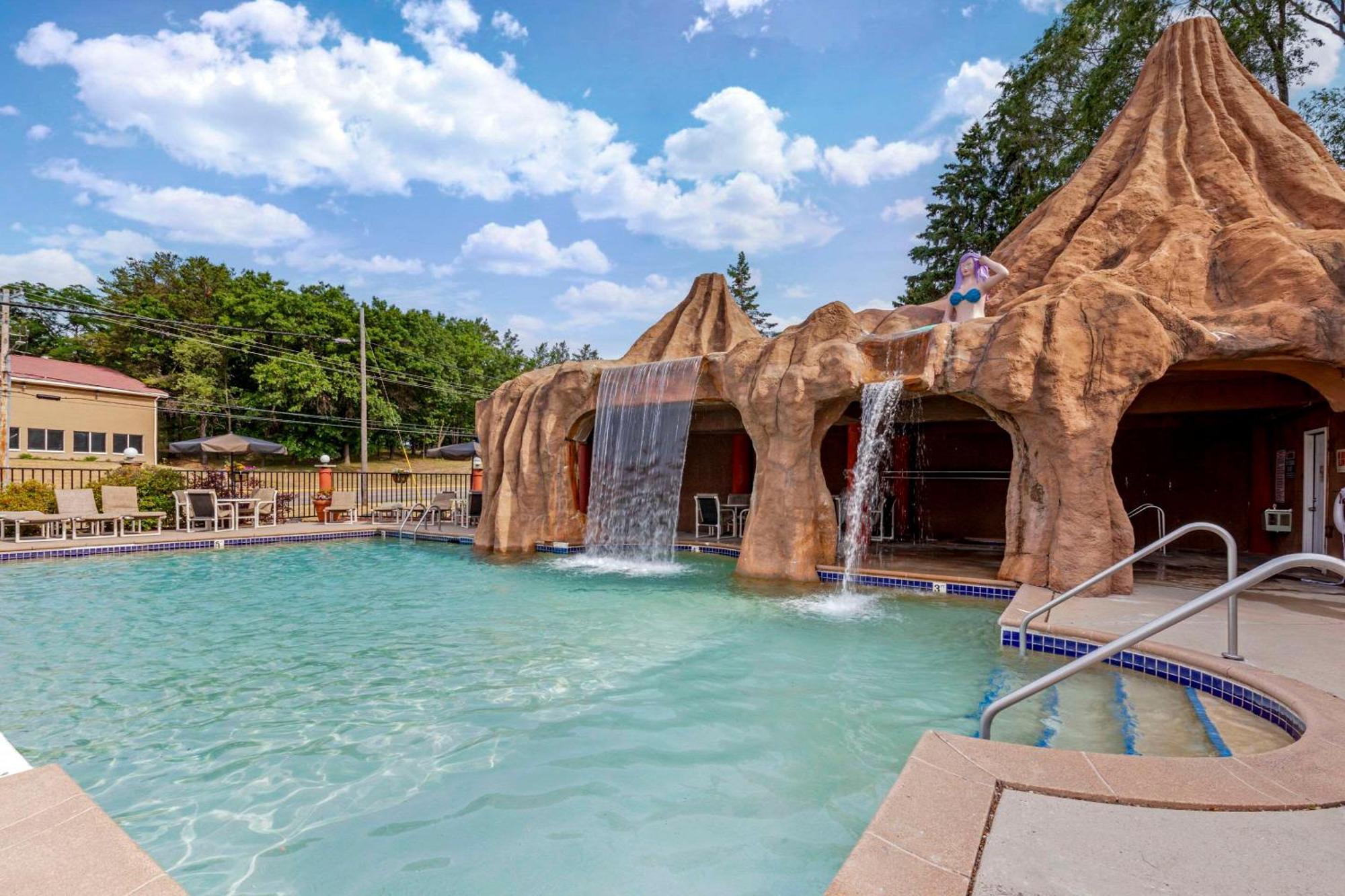 Atlantis Hotel Wisconsin Dells - Near Noah's Ark Lake Delton Exterior foto